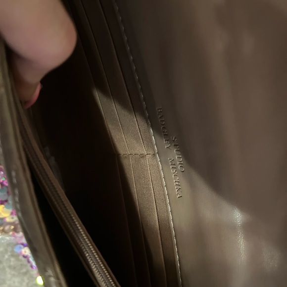 Elegant Olive Quilted Shoulder Bag - Picture 5 of 8